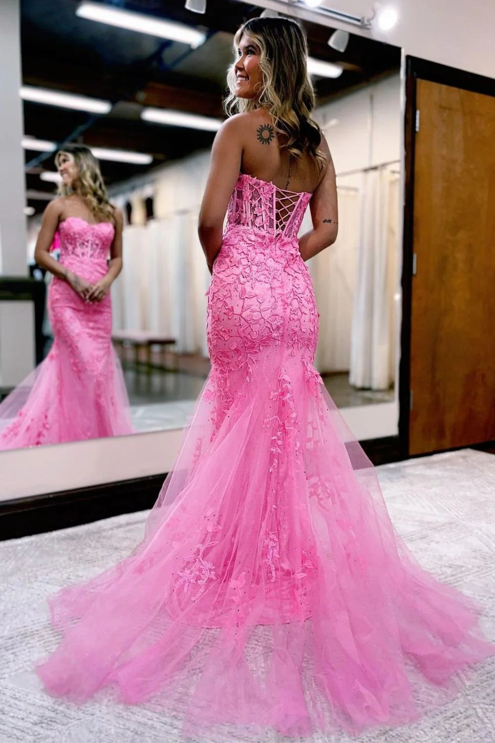 A Line Strapless Lace Appliques Tulle Long Prom Dresses